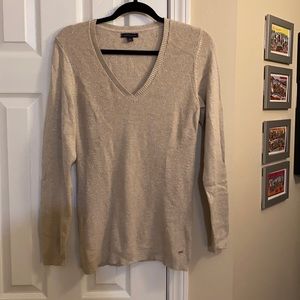 Gently Worn Gold Tommy Hilfiger V-Neck Sweater - Size Large